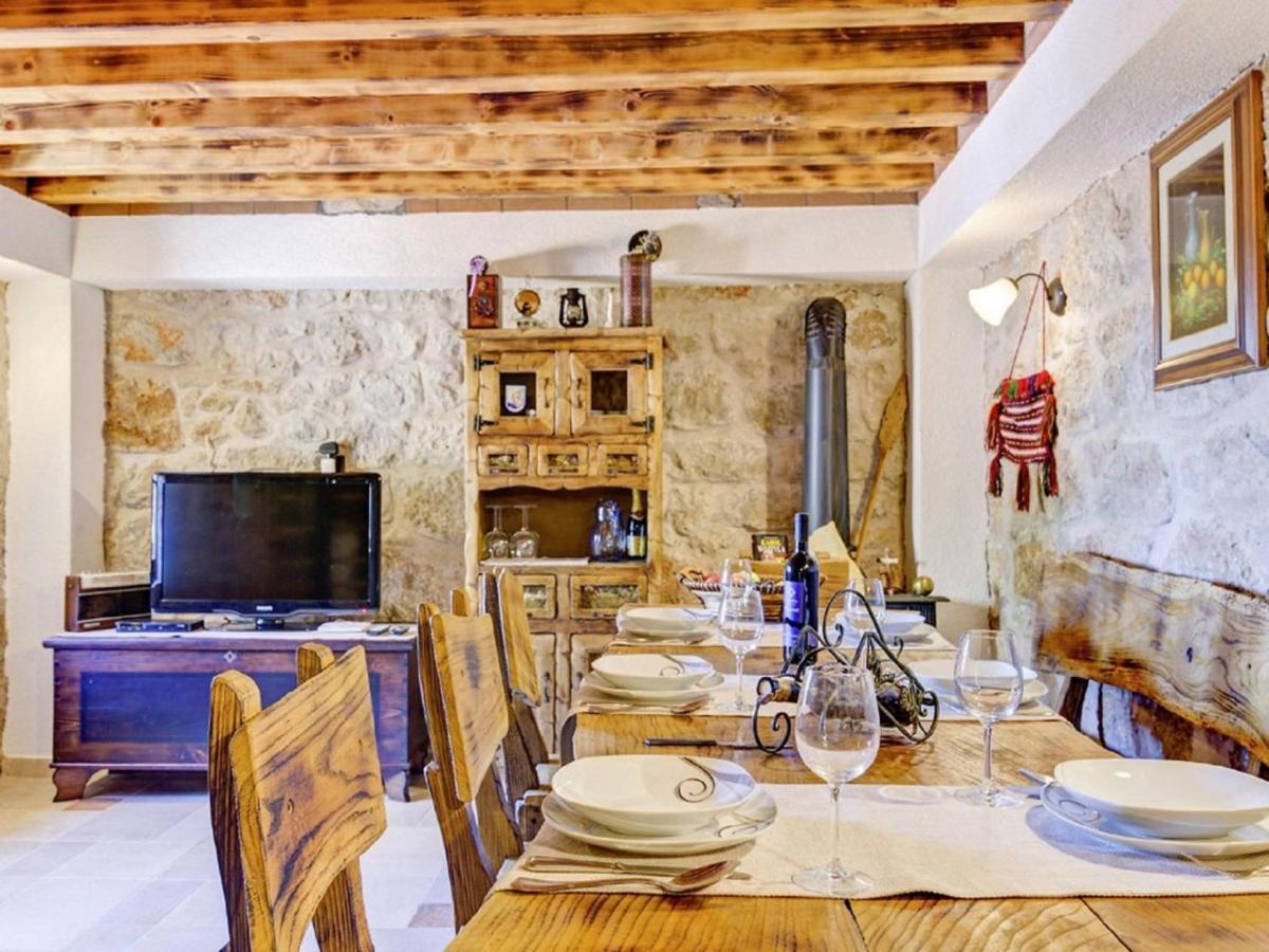 Lovely Holiday Home In Starigrad ภายนอก รูปภาพ