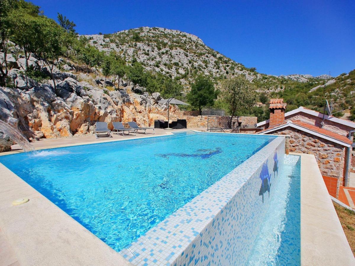 Lovely Holiday Home In Starigrad ภายนอก รูปภาพ