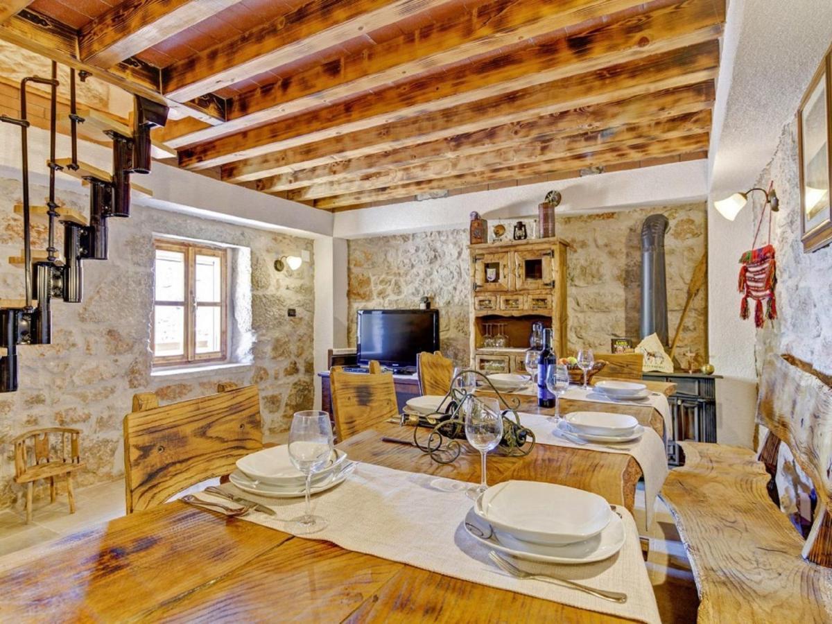 Lovely Holiday Home In Starigrad ภายนอก รูปภาพ