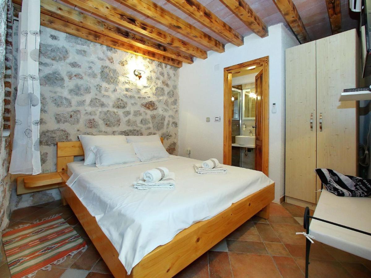 Lovely Holiday Home In Starigrad ภายนอก รูปภาพ