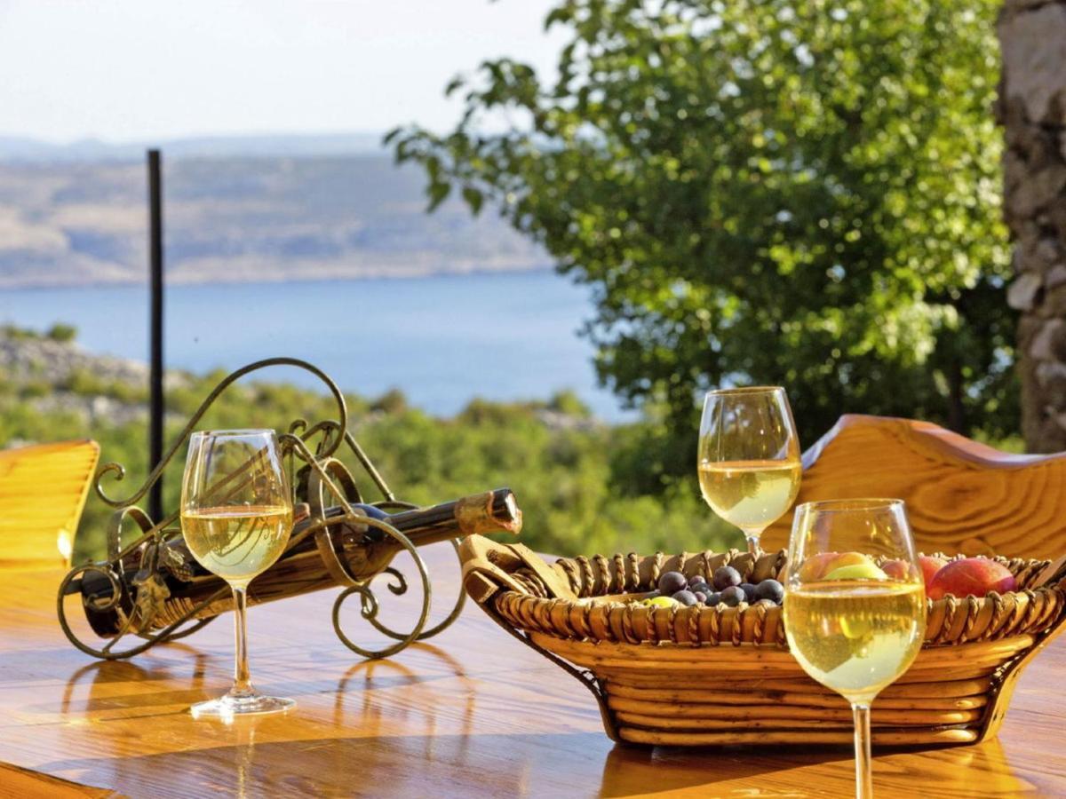 Lovely Holiday Home In Starigrad ภายนอก รูปภาพ