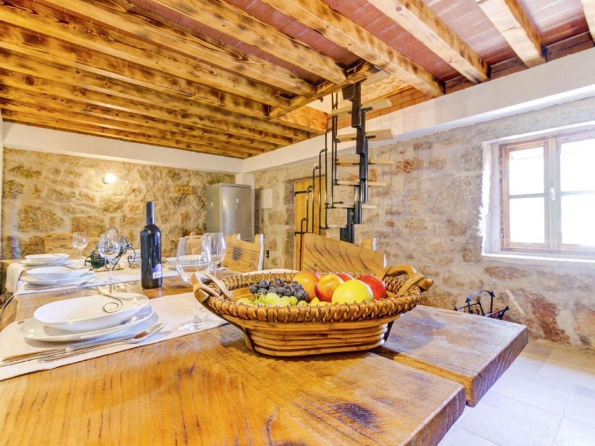 Lovely Holiday Home In Starigrad ภายนอก รูปภาพ